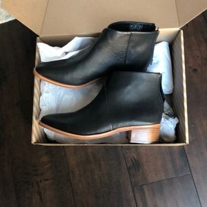 Soludos black leather booties